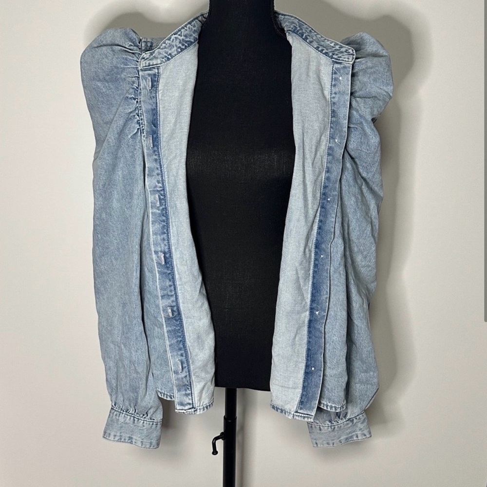 FRAME LIGHT BLUE DENIM BUTTON DOWN WITH PUFF SLEEVES- reposh- no tags